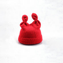 Lade das Bild in den Galerie-Viewer, Knitted Hat with Ears - 5 Colors
