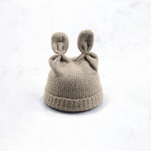 Lade das Bild in den Galerie-Viewer, Knitted Hat with Ears - 5 Colors
