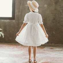 Carica l&#39;immagine nel visualizzatore di Gallery, White Dress Classic
